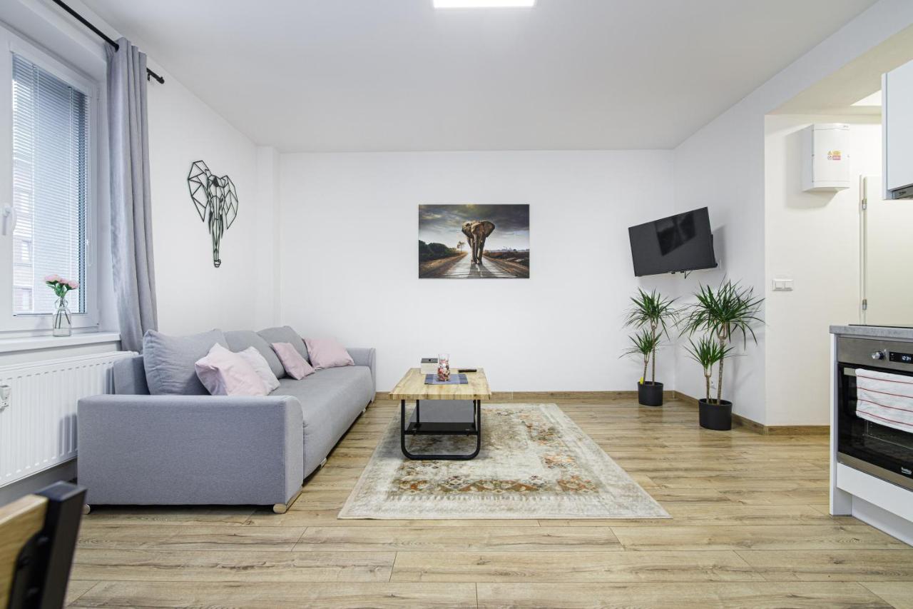 Apartment Hotel Stud Mb Ostrava Ngoại thất bức ảnh